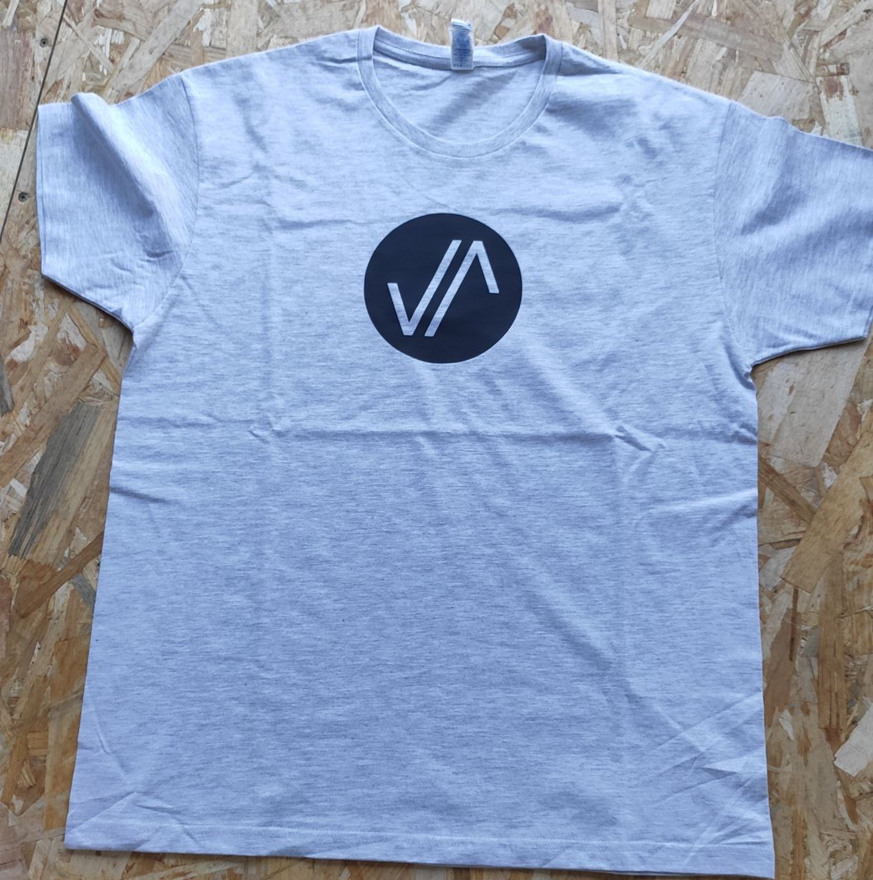 Camiseta Gris Logo JAVAMBA Negro